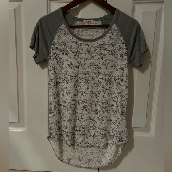 Patterned Short Sleeve Tee - Picture 1 of 2